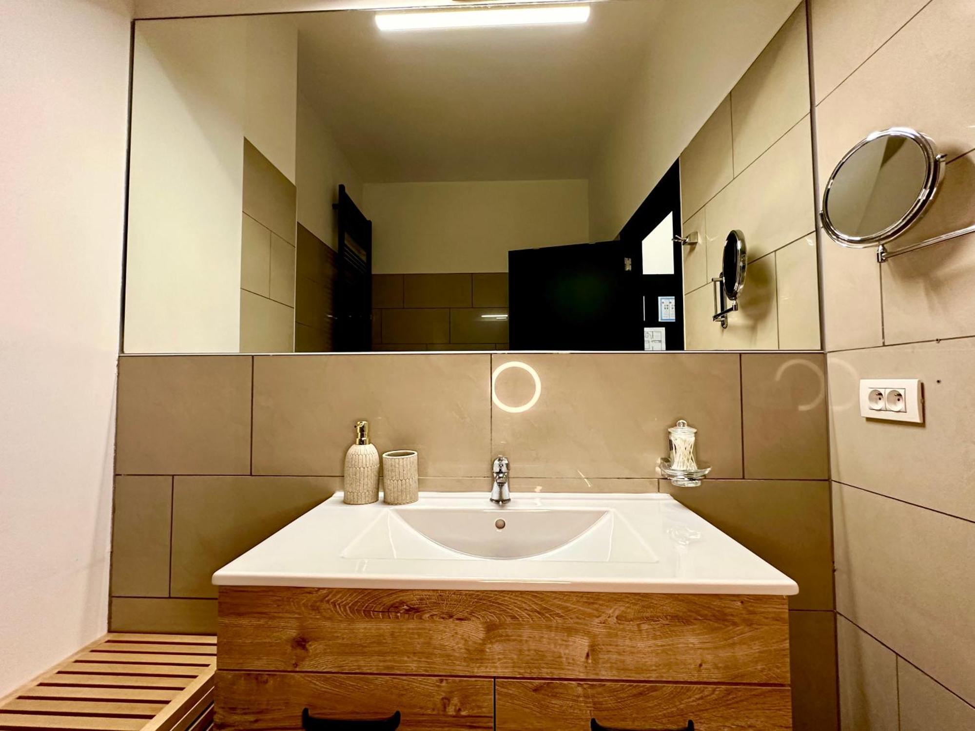 Luxury Suites Castel By Rikas Hotels Anversa Esterno foto