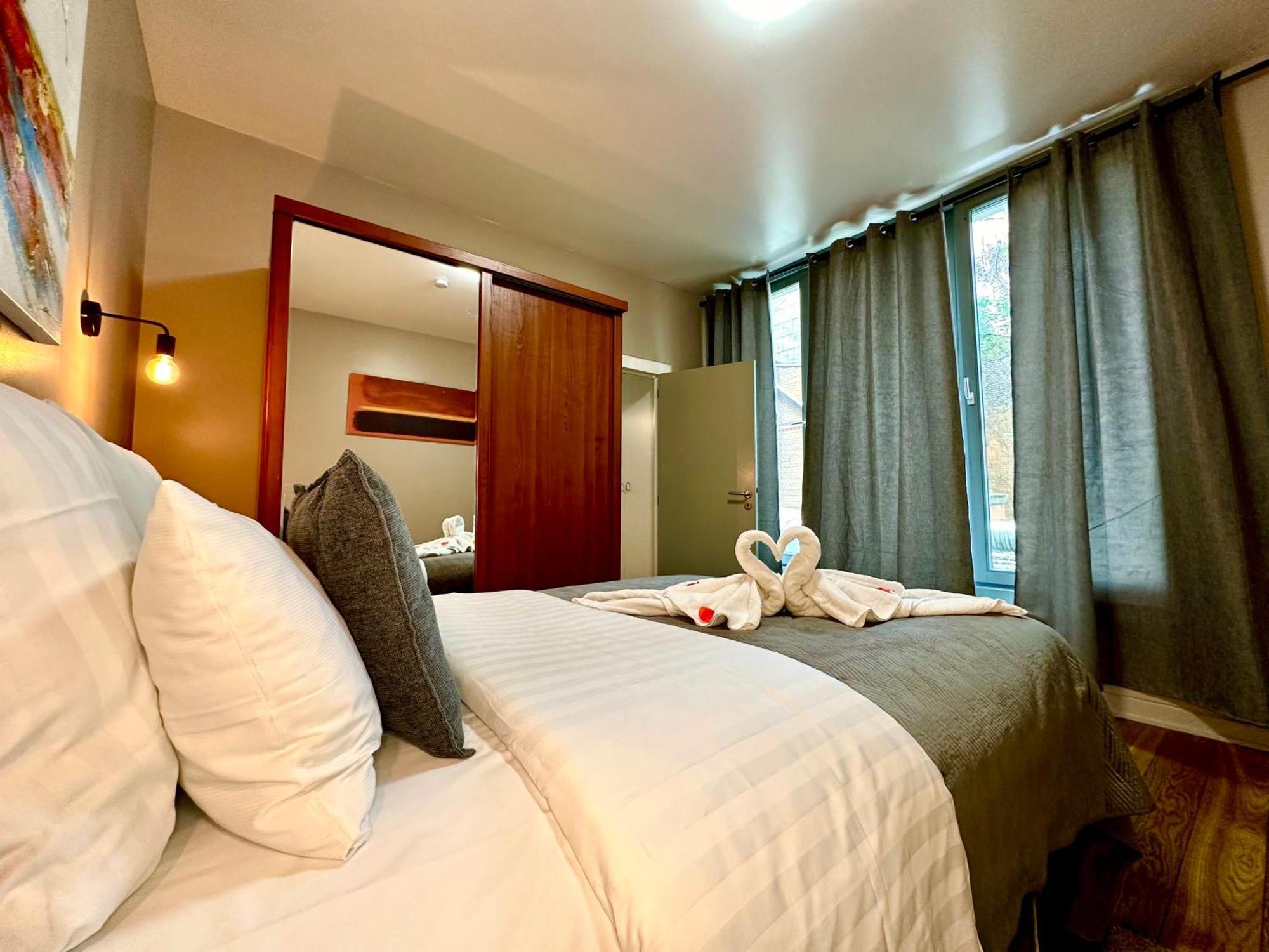 Luxury Suites Castel By Rikas Hotels Anversa Esterno foto