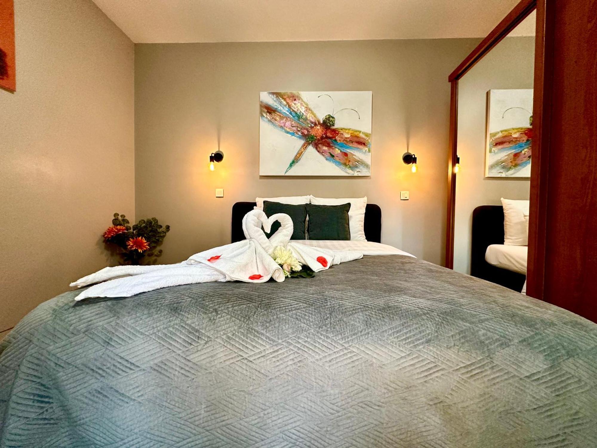 Luxury Suites Castel By Rikas Hotels Anversa Esterno foto