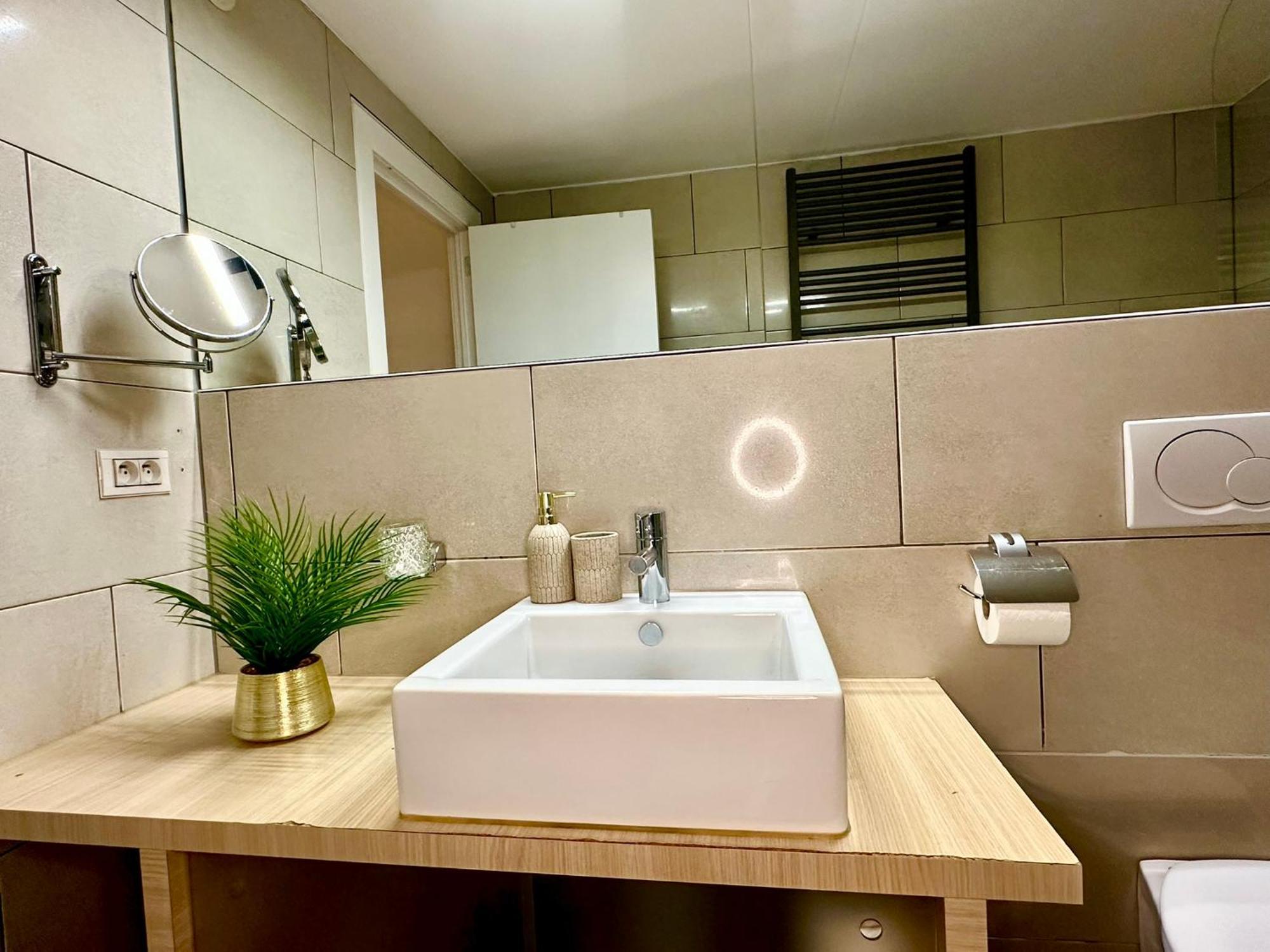 Luxury Suites Castel By Rikas Hotels Anversa Esterno foto